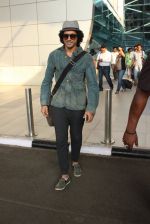 Farhan Akhtar snapped at airport on 7th March 2016